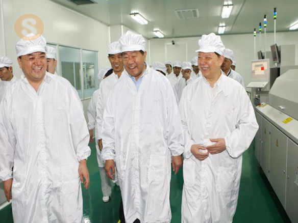 2009年6月11日時(shí)任中共中央政治局常委、全國(guó)政協(xié)主席賈慶林同志蒞臨公司視察