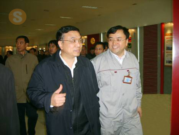 2006年11月21日中共中央政治局常委、國(guó)務(wù)院總理李克強(qiáng)同志（時(shí)任中共遼寧省委書記）蒞臨公司視察