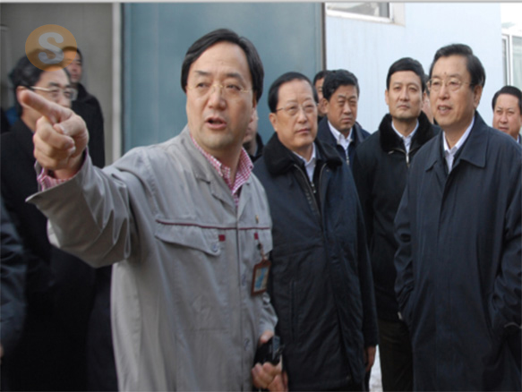 2012年3月21日　中共中央政治局常委、全國(guó)人大常委會(huì)委員長(zhǎng)張德江さん（當(dāng)時(shí)國(guó)務(wù)院副総理）が當(dāng)社を視察 